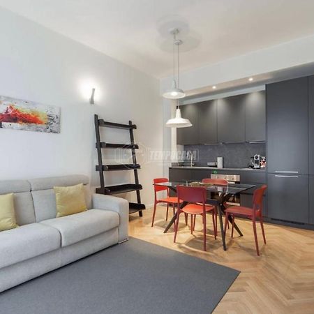 Milano: Incantevole appartamento in pieno centro - Fancy yellow apartments Esterno foto